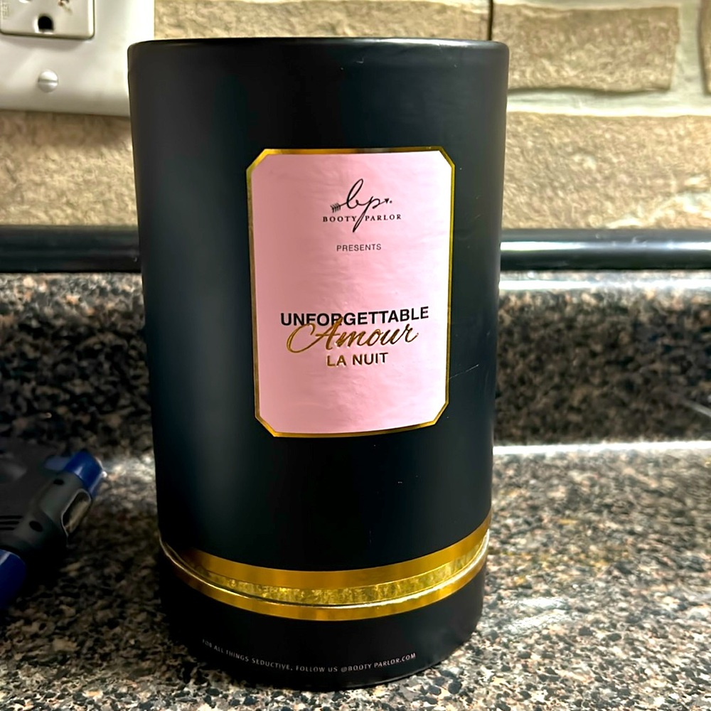 Booty parlor unforgettabletable amour la unit perfume!